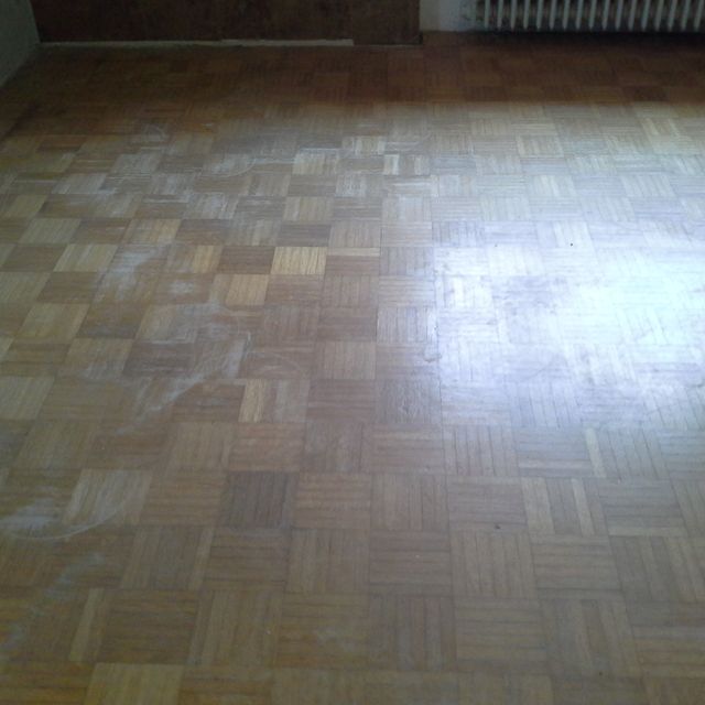 Parkettboden poliert