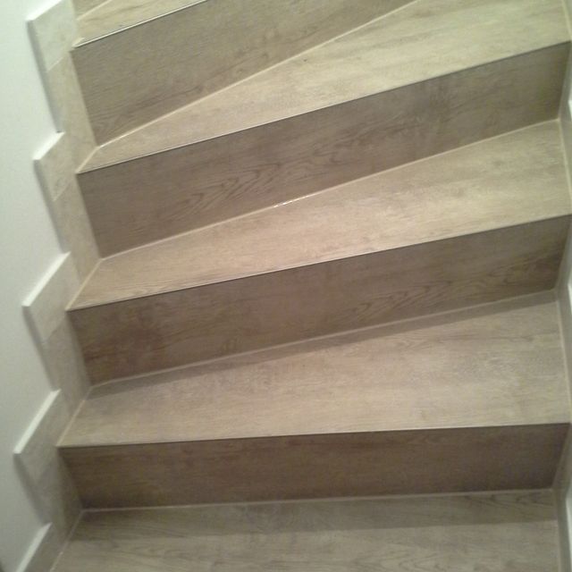 gefließte Treppe